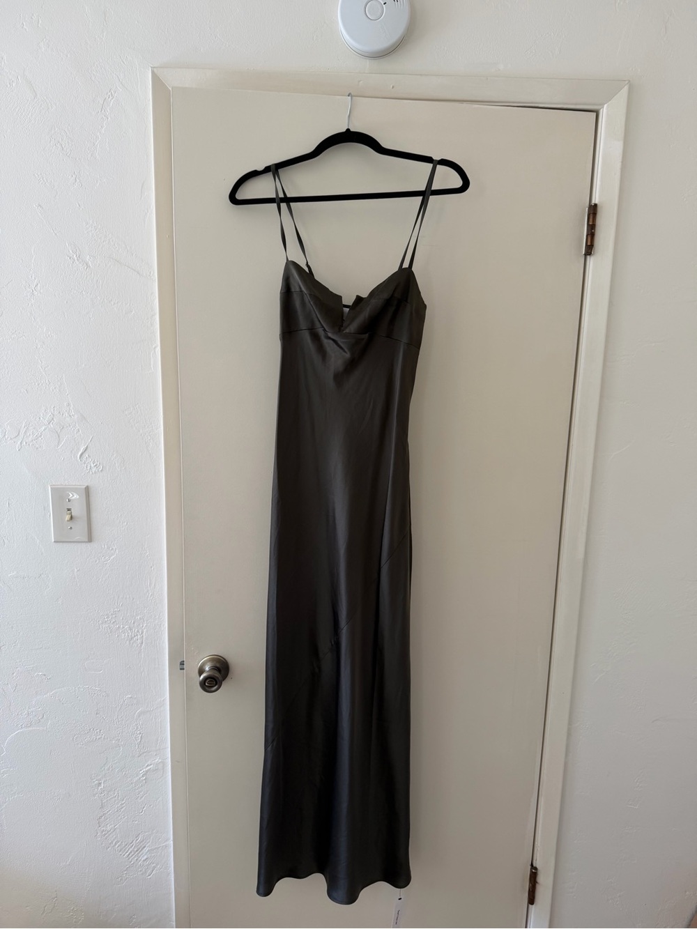 NWT Reformation Silk Brie Dress in Pine Size 2 - Picture 5 of 8